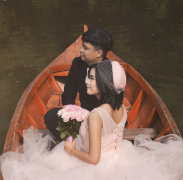 Canggung ketika Foto Pre-wedding Bersama Pasangan? Coba Lakukan Empat Tips Berikut Ini!