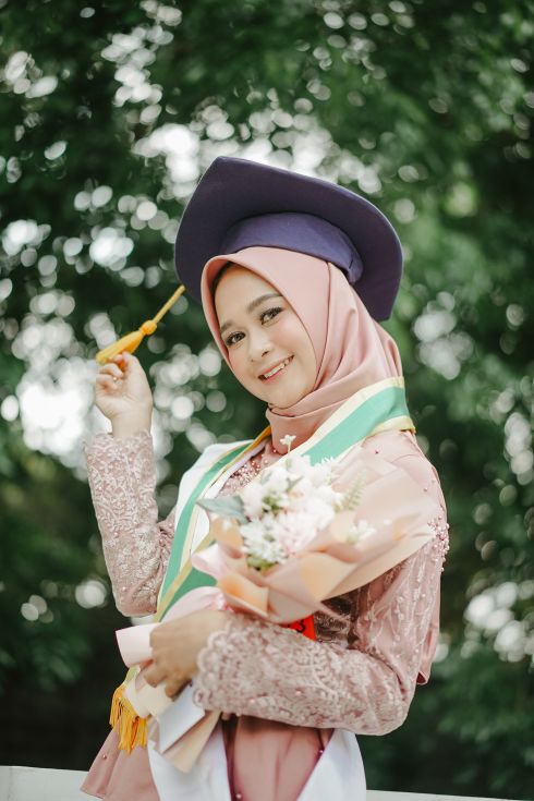 Outdoor Graduation Photo 